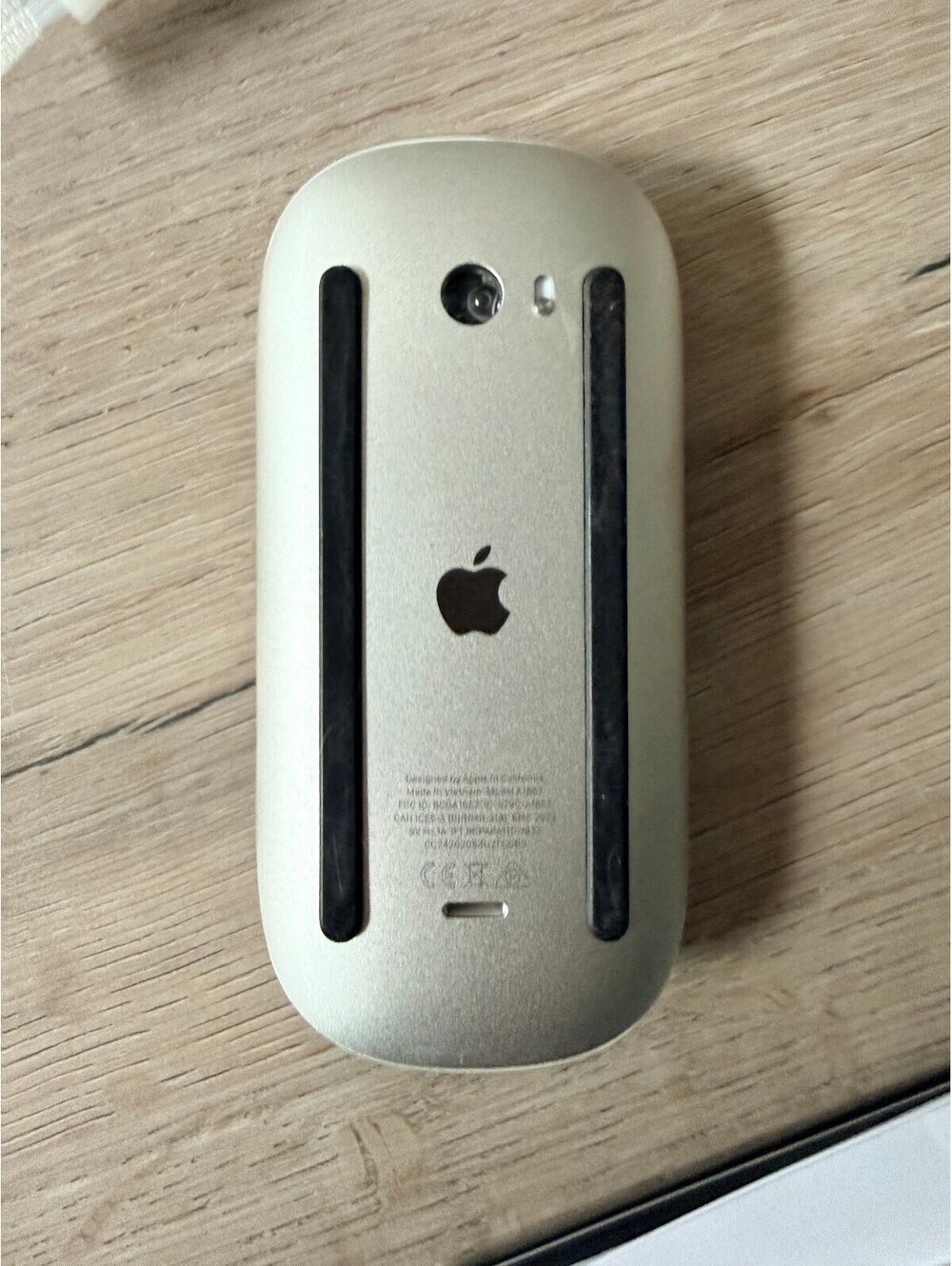 Apple Magic Mouse - Picture 2 of 2